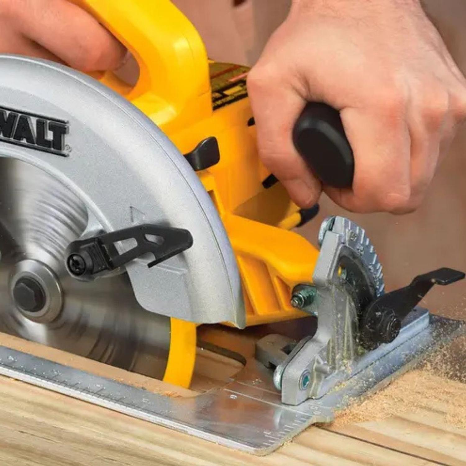 Sierra Circular Dewalt DWE575K-2