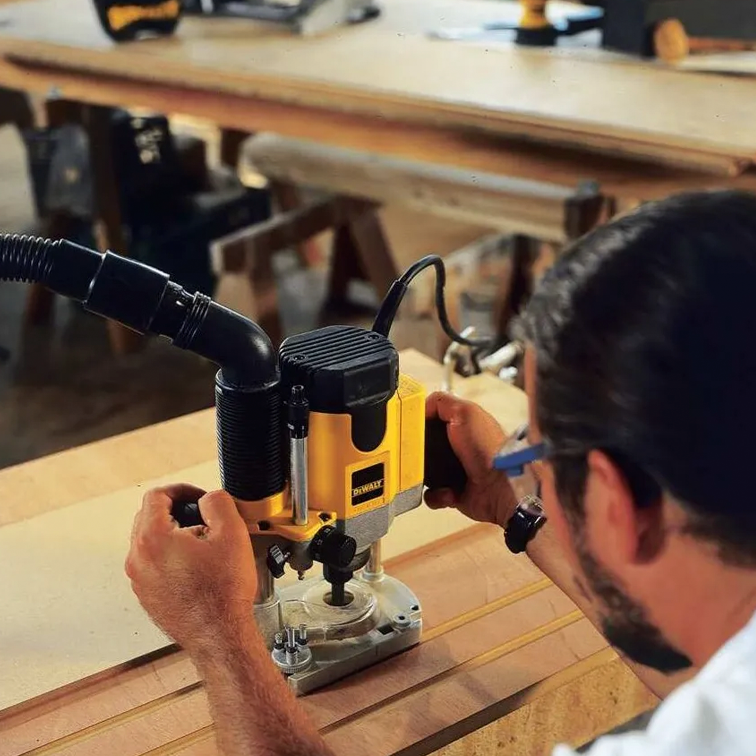 Rebajadora Base Ajustable 1100w 2hp Dewalt Dw621-b2-4