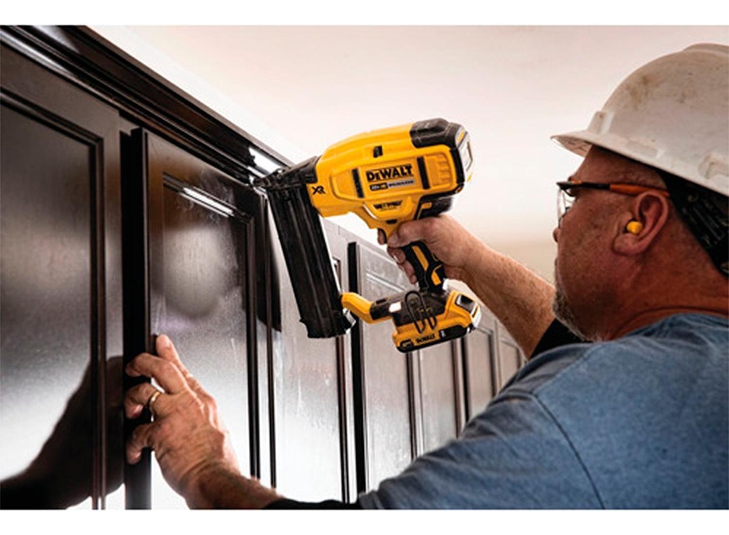 Clavadora De Acabado Angular 20v Dewalt Dcn660b - Sin Bat.-4