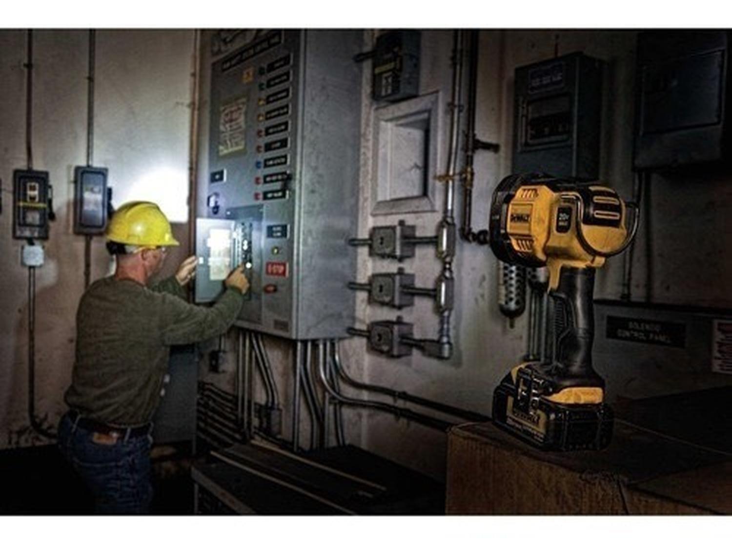 Luz Led Para Trabajo 20v Sin Batería Dewalt Dcl043-2