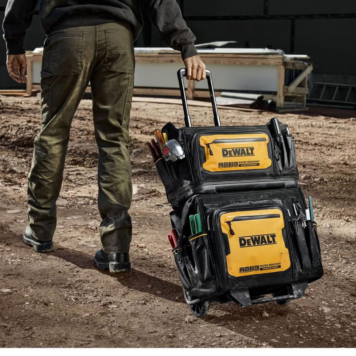 Bolso tipo Maleta con ruedas 18" Dewalt DWST560107-6