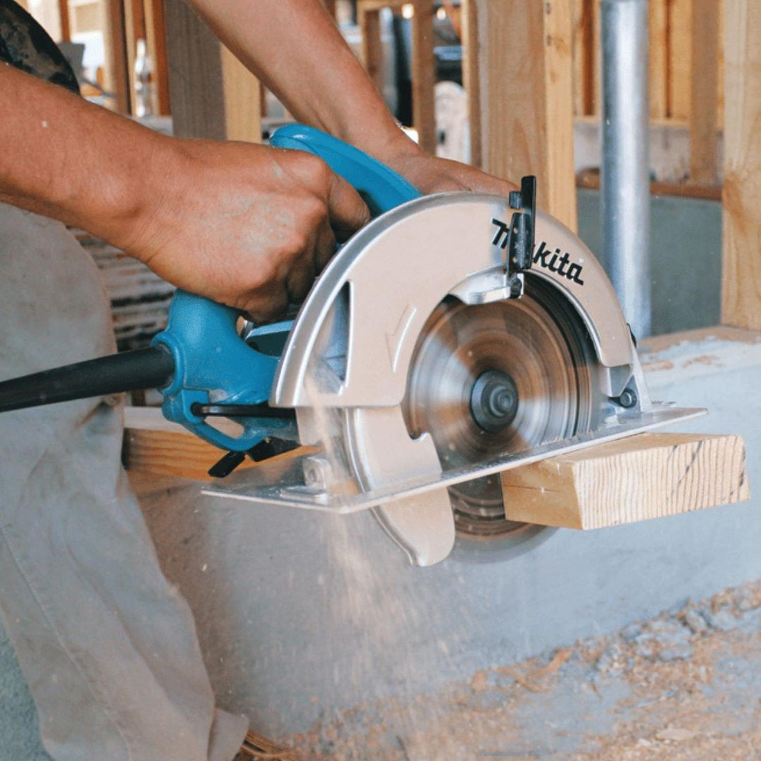 Sierra Circular Eléctrica Makita 7-1/4 1800w 5007nfk-3