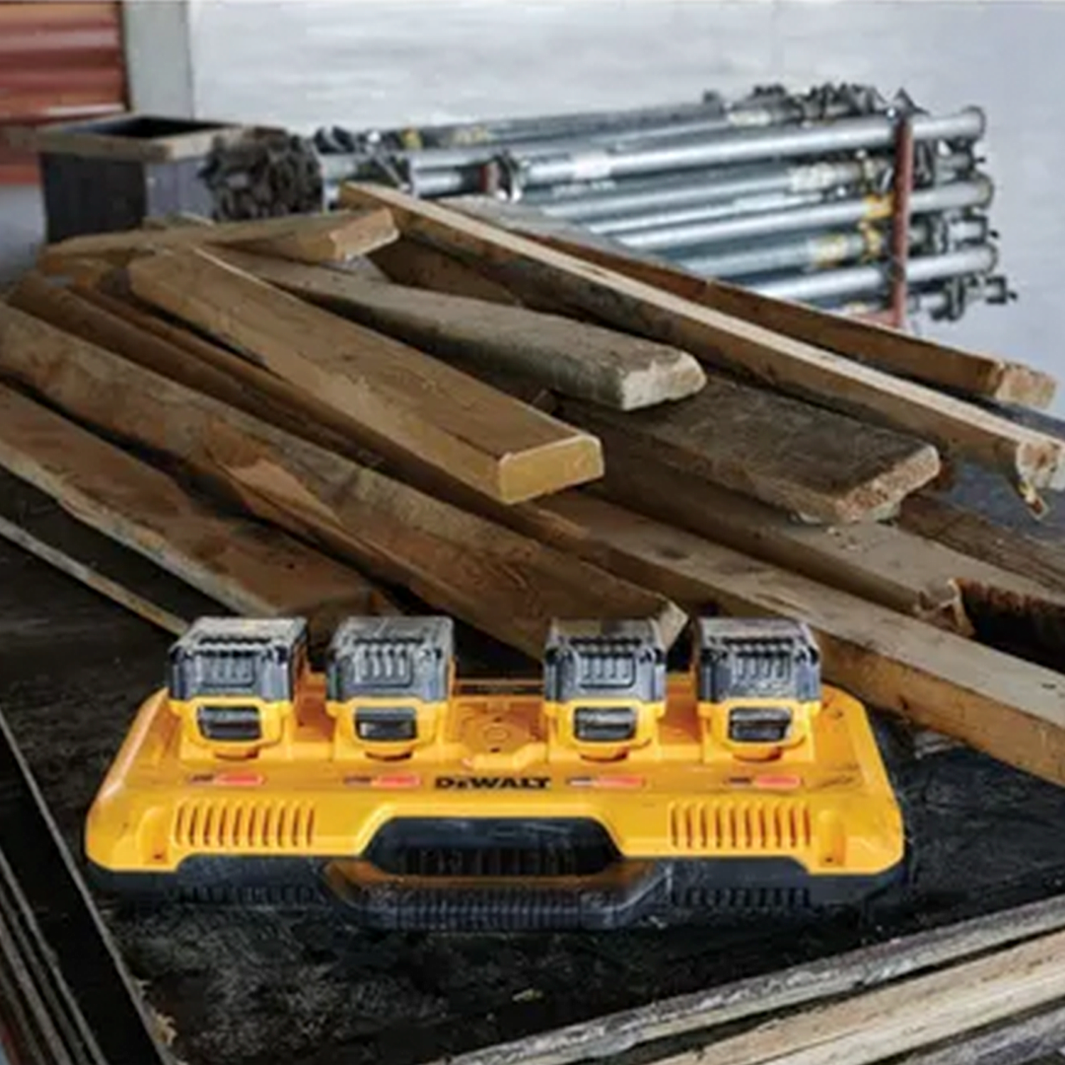 Multicargador Con 4 Entradas 12v-20v Max Dewalt Dcb104-b2-3