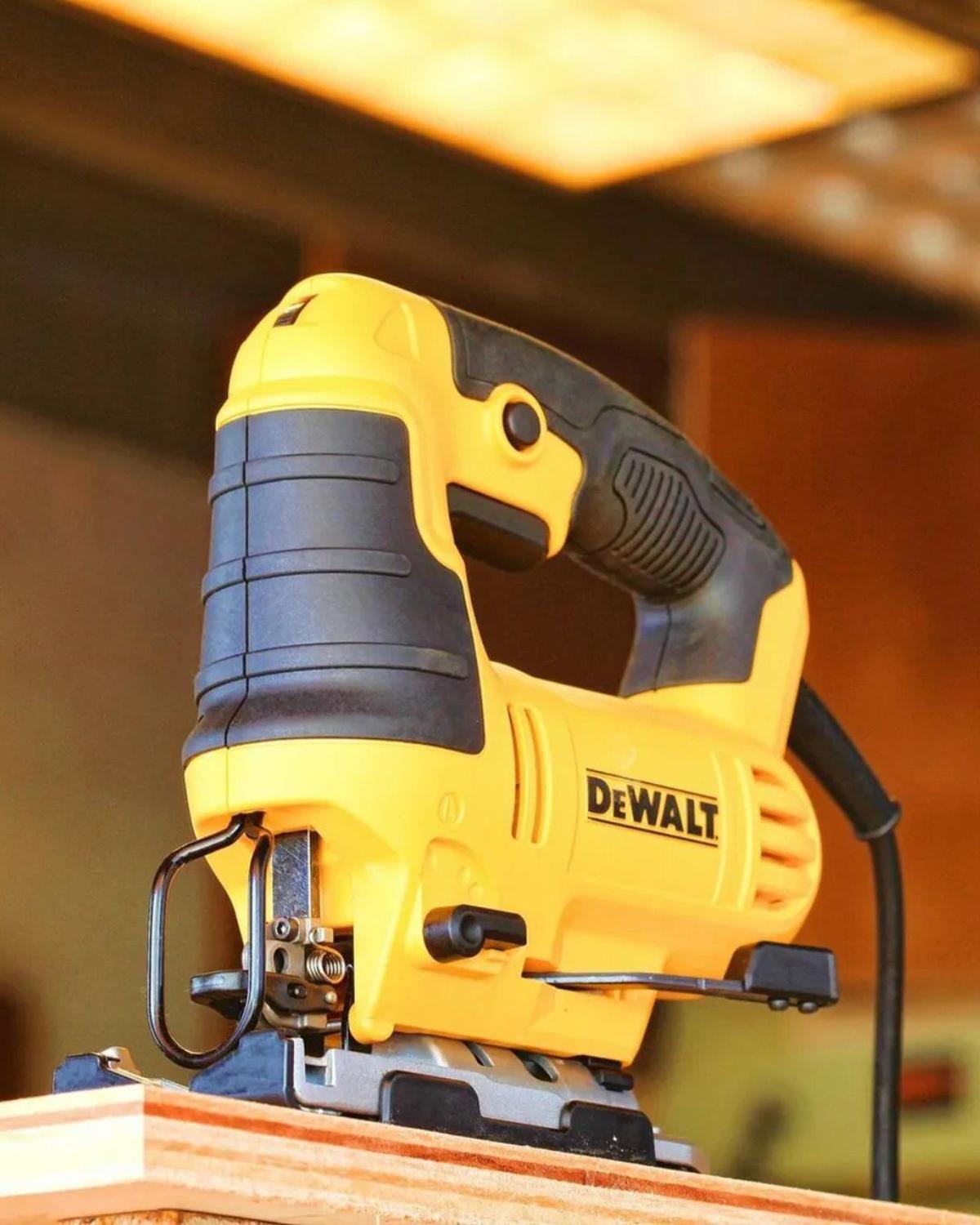 Sierra Caladora Dewalt Dwe300-b2-5