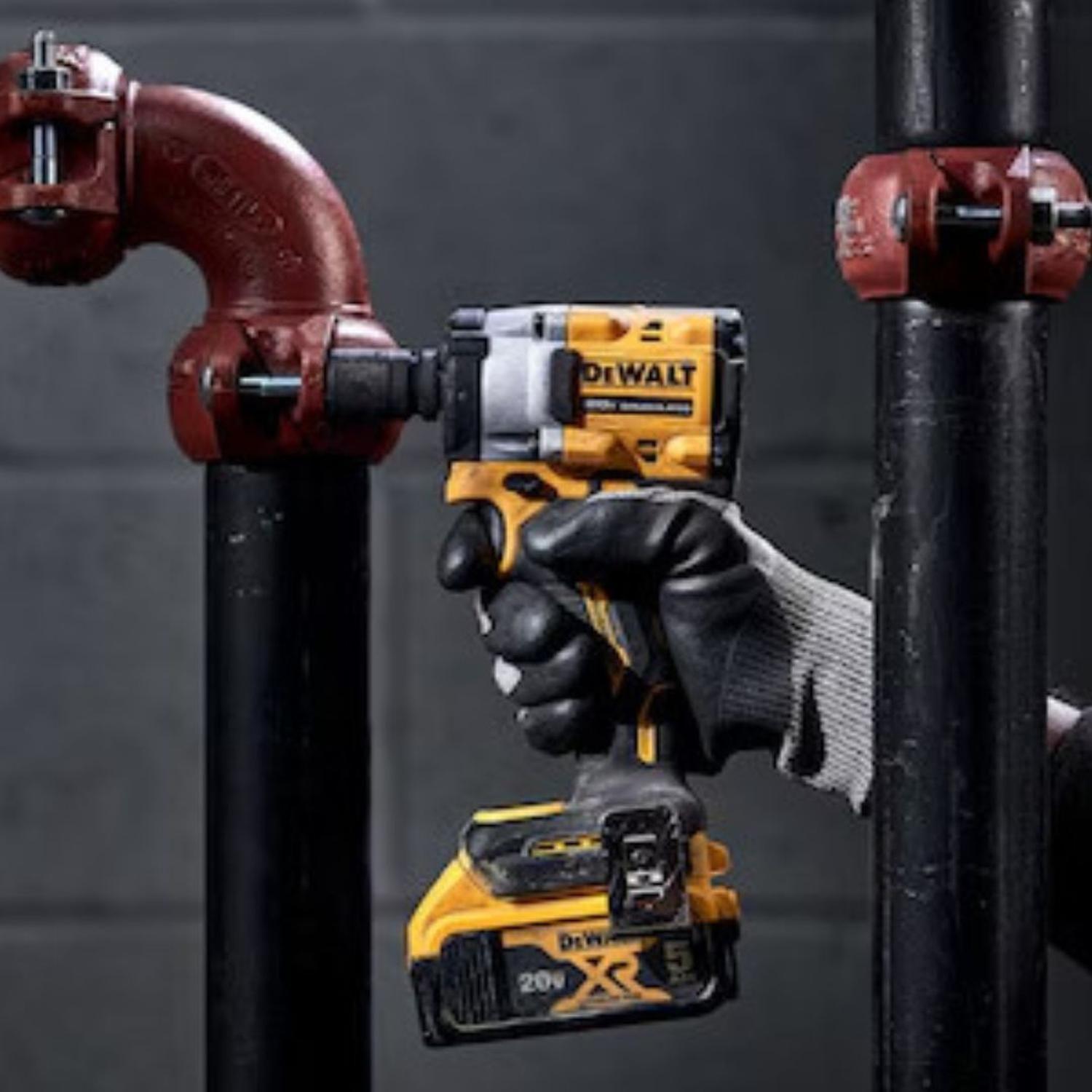 Kit Llave De Impacto 1/2 Atomic 20v Dewalt Dcf922d2-b2-4