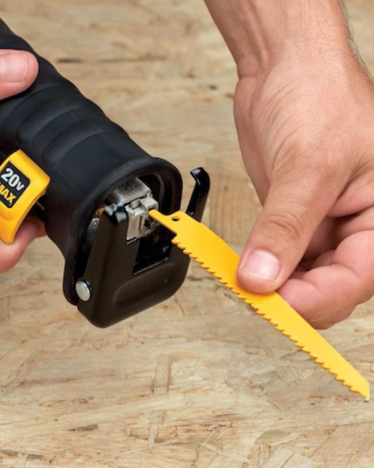 Sierra Sable Inalámbrica Dewalt Dcs380b-b3 Sin Baterías-7