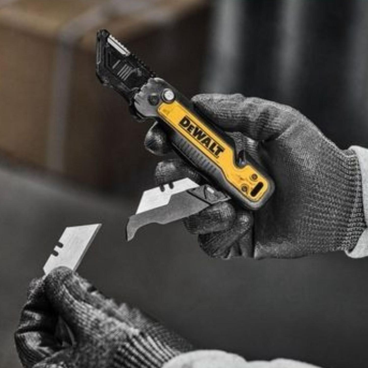 Cuchillo Cartonero Plegable Almacenamiento Dewalt DWHT10992-3
