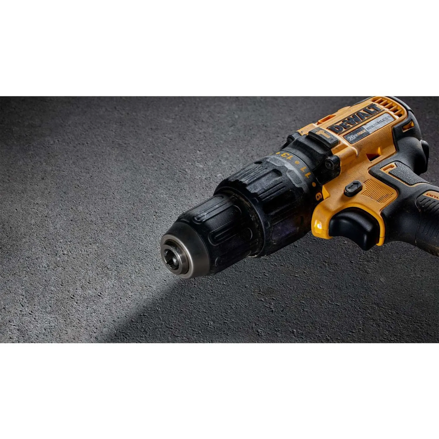 Taladro Atornillador Percutor 20v Brushless Dewalt Dcd778b-2