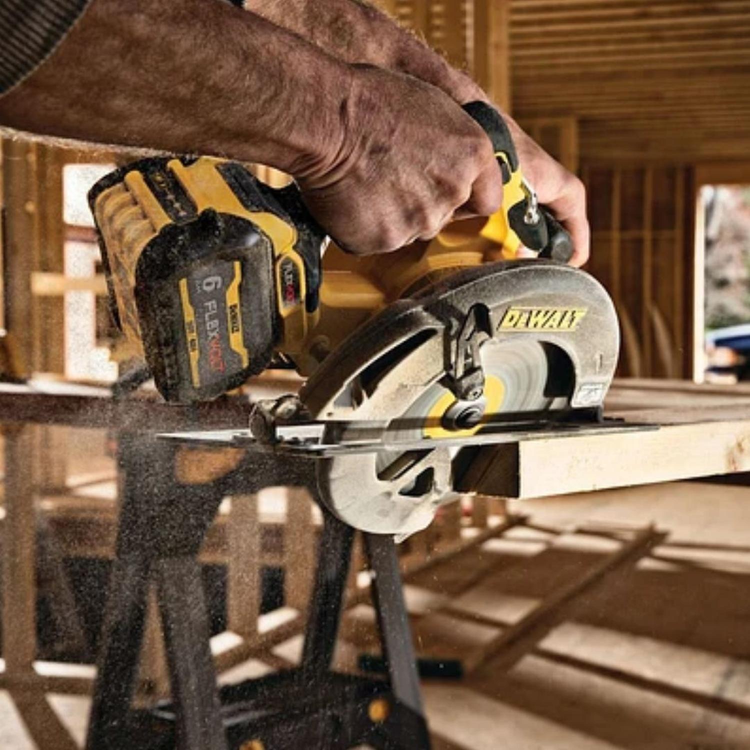Sierra Circular Flexvolt 60v Dewalt Dcs578b - Sin Baterías-4