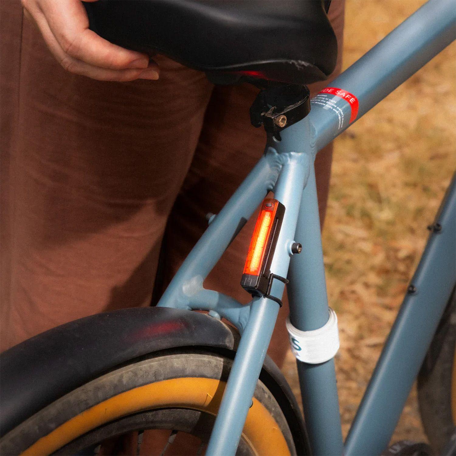 Set de Luces Knog Blinder Pro 700 lm + Plus Trasera 20 lm-5