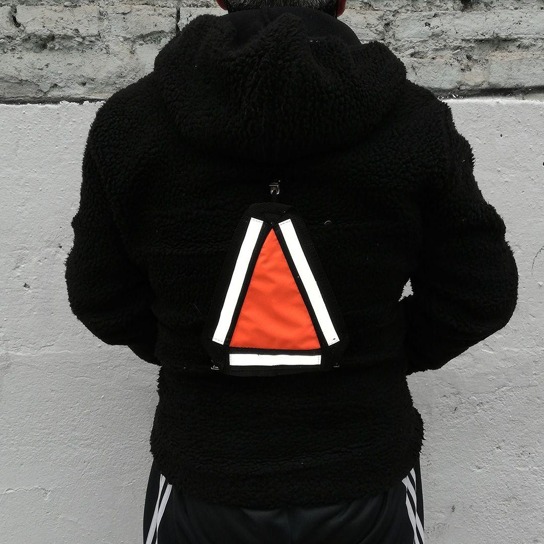 TRIANGULO REFLECTANTE GRIS-4