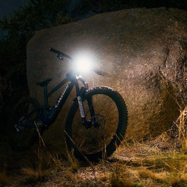 Luz Delantera Knog Para Bicicleta1800L Con Bateria10,000mah-6