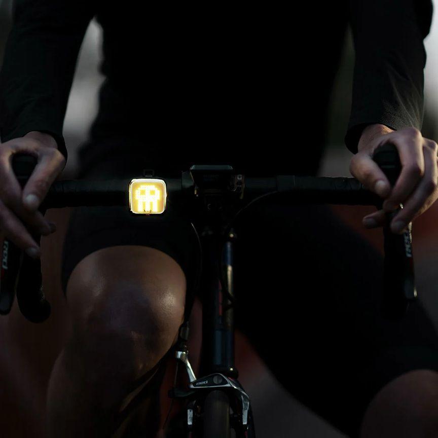 Luz Para Bicicleta Blinder Skull Black Front-5
