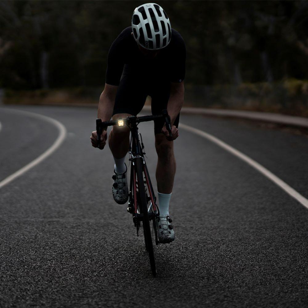 Luz Para Bicicleta Blinder Skull Black Front-6