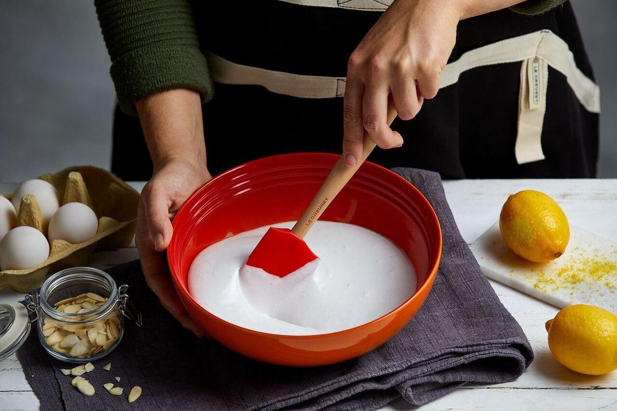 Le Creuset Espátula Mediana Jewel Volcánico-3