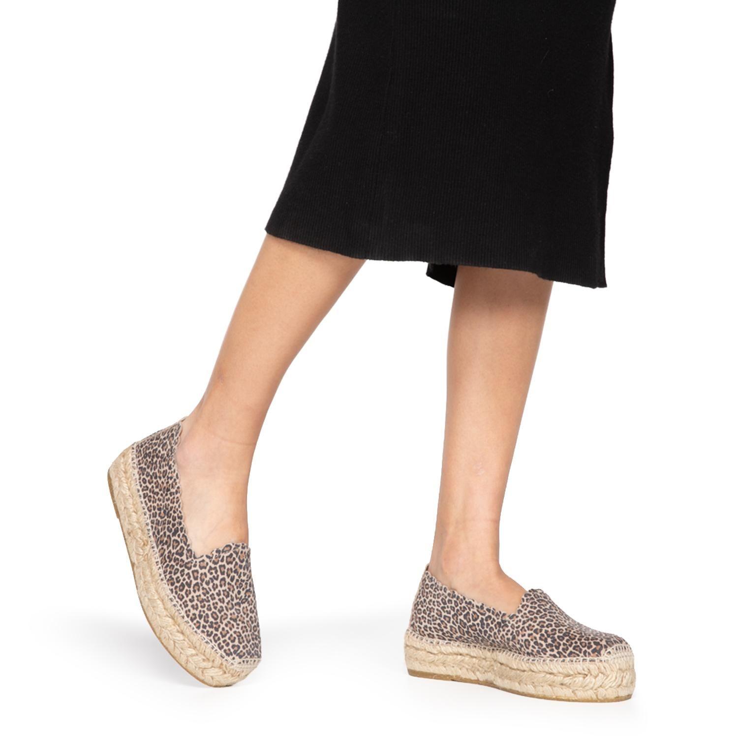 Alpargata de cuero mujer Gacel leopardo Mayra-1