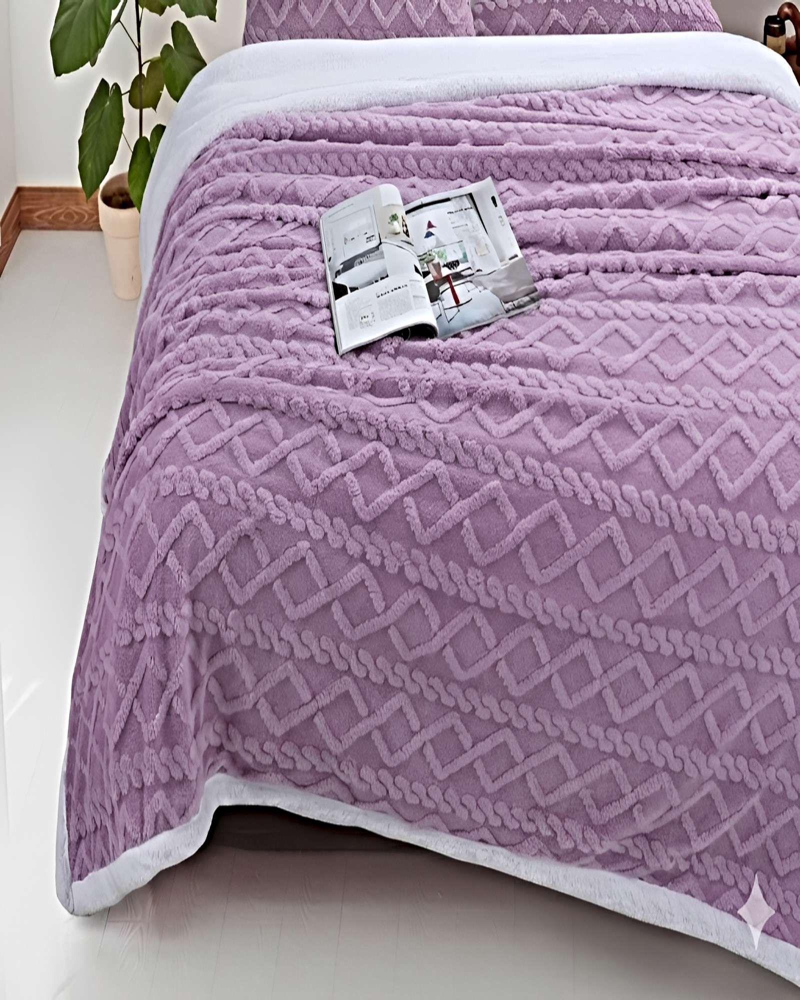 FRAZADA TEXTURIZADA CON SHERPA 1,5 PLAZA LILA-2