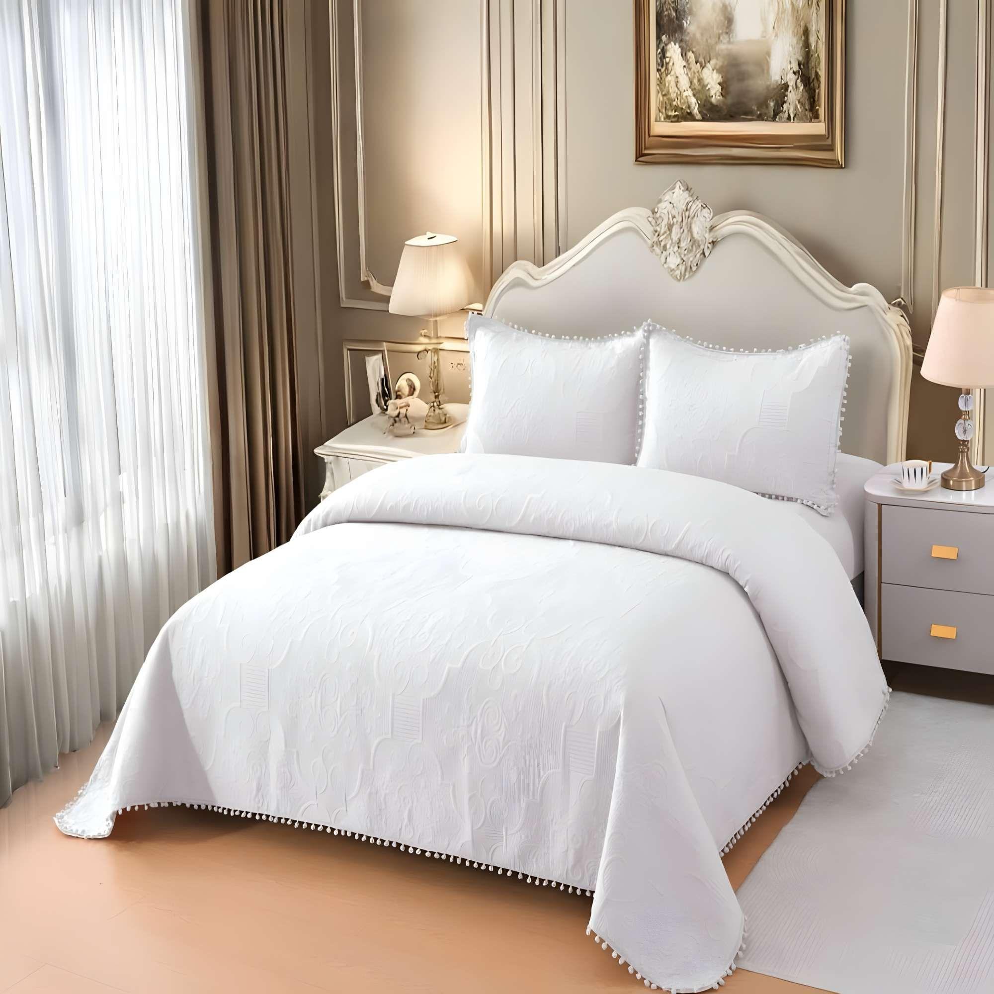 CUBRECAMA VERSATIL CON POMPONES 1,5P COLOR BLANCO-2