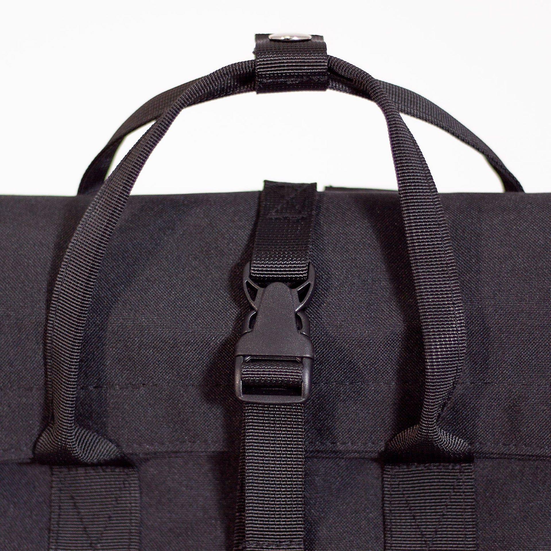 Mochila Impermeable Laptop 14'' Roll Negro-4