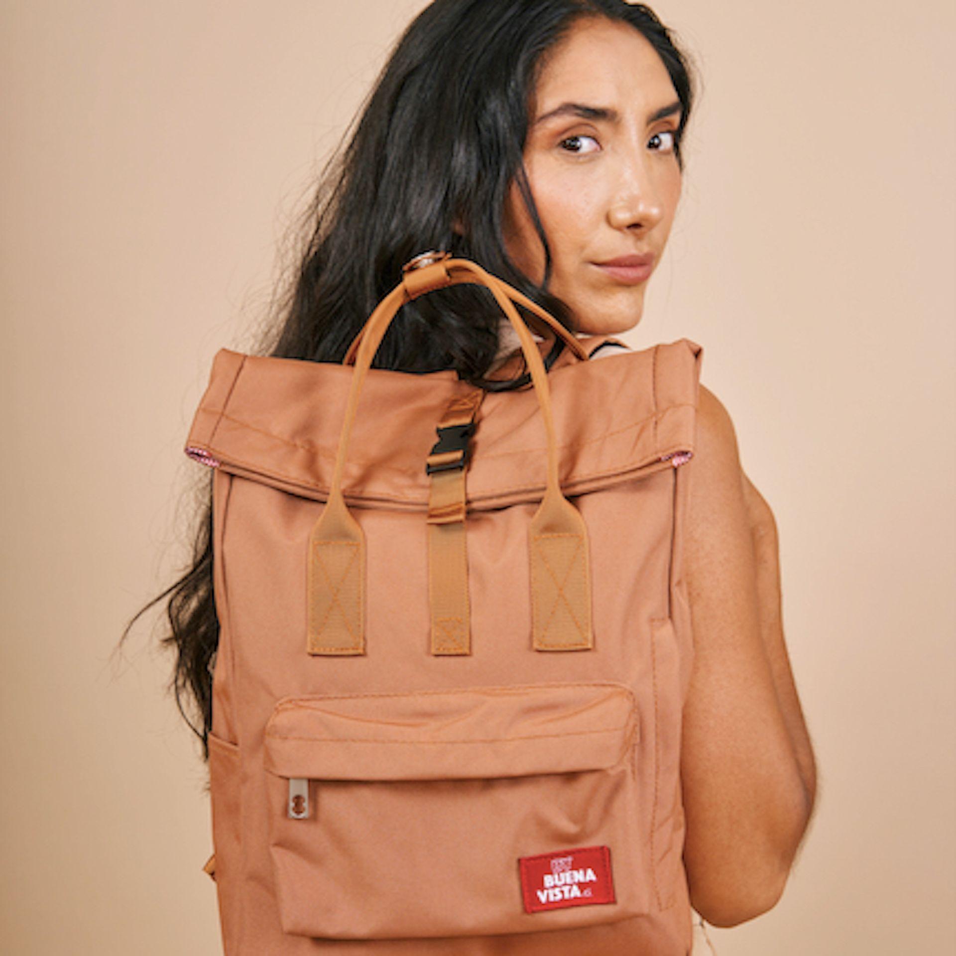 Mochila Impermeable Laptop 14'' Roll Habano-1