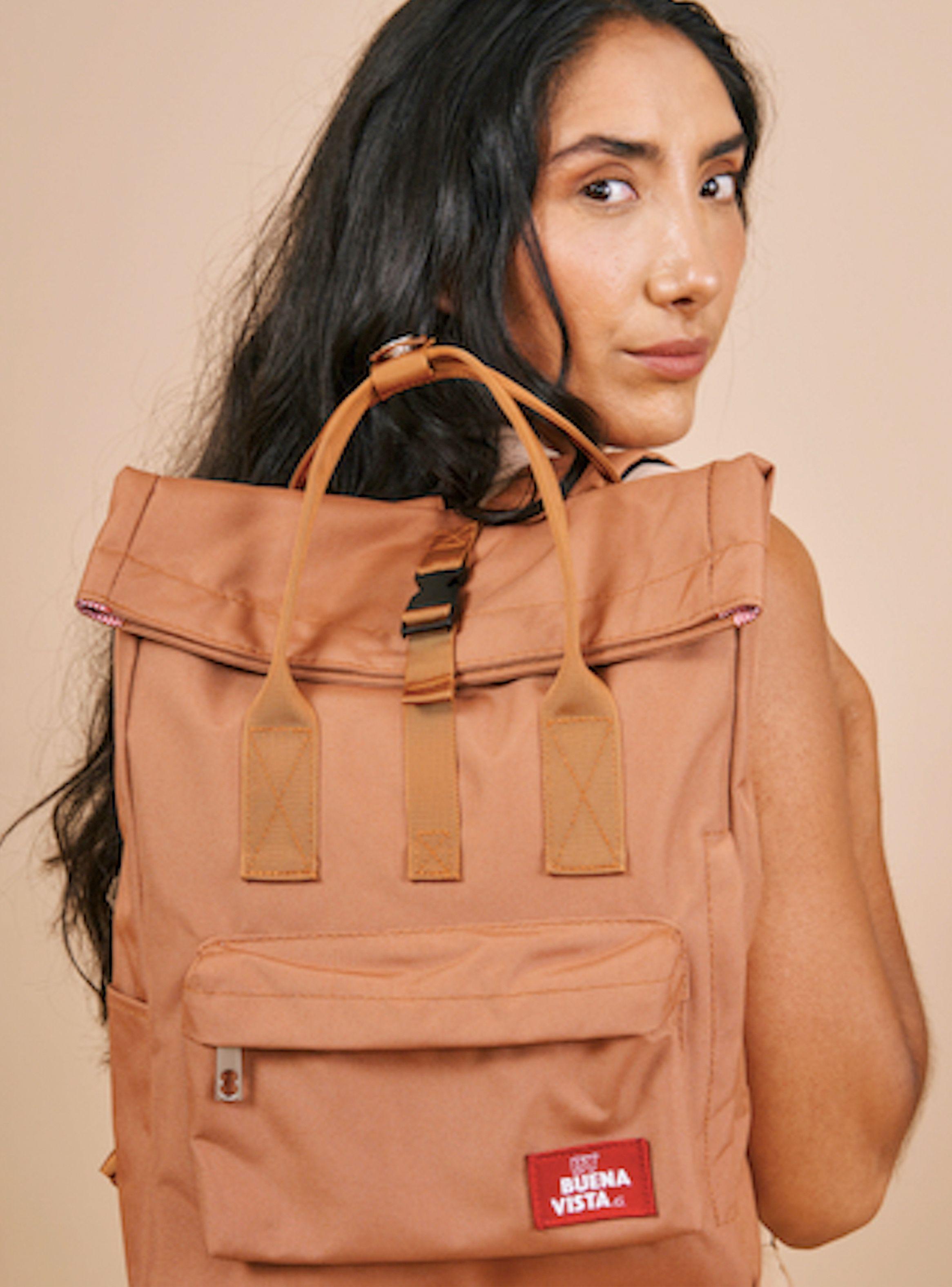 Mochila Impermeable para Notebook Roll Habano-1