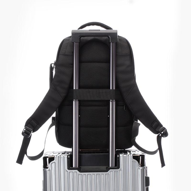 Mochila Multifuncional Laptop impermeable con puerto USB 39 Litros-4