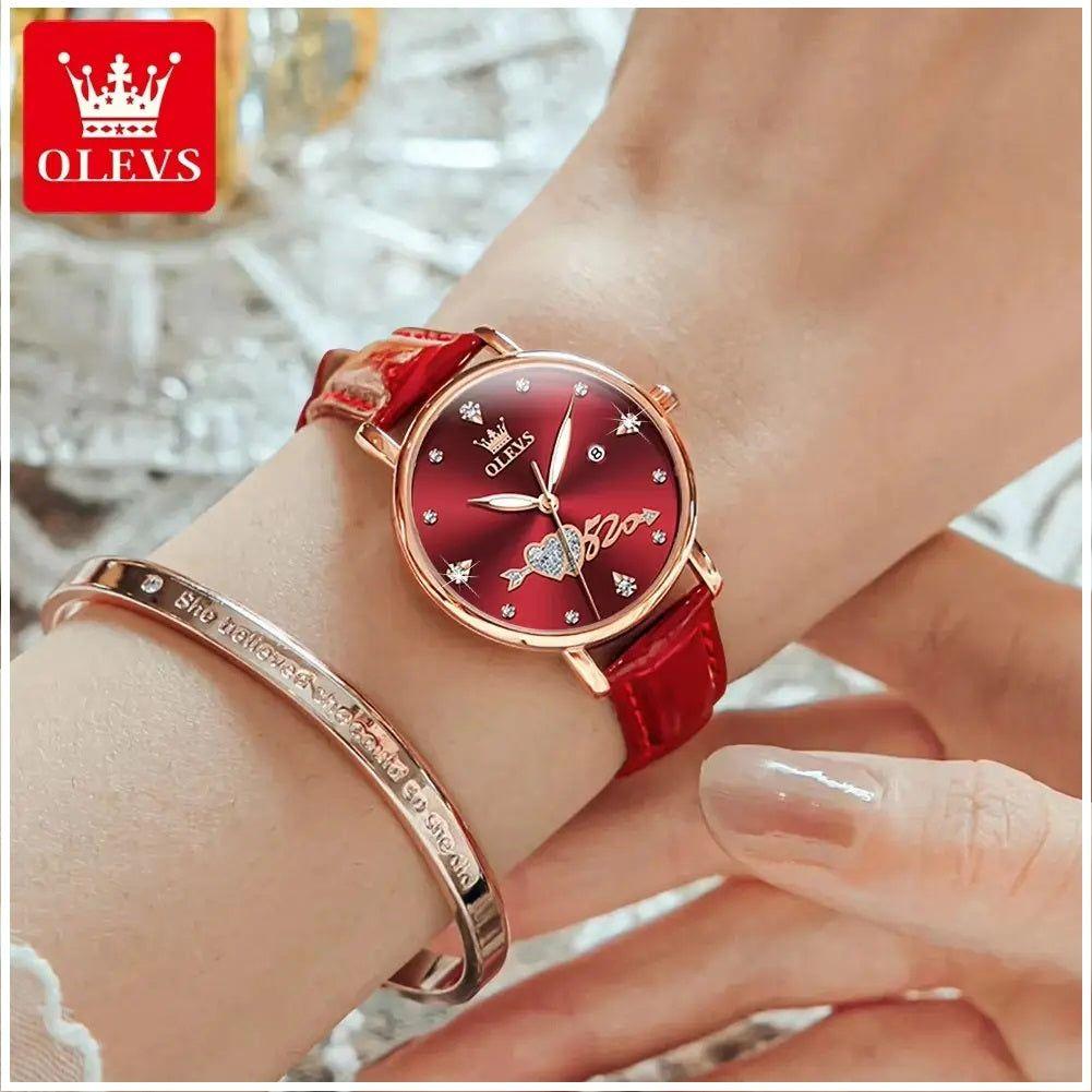 Reloj elegante de mujer correa cuero rojo diseño corazón con cristales-2