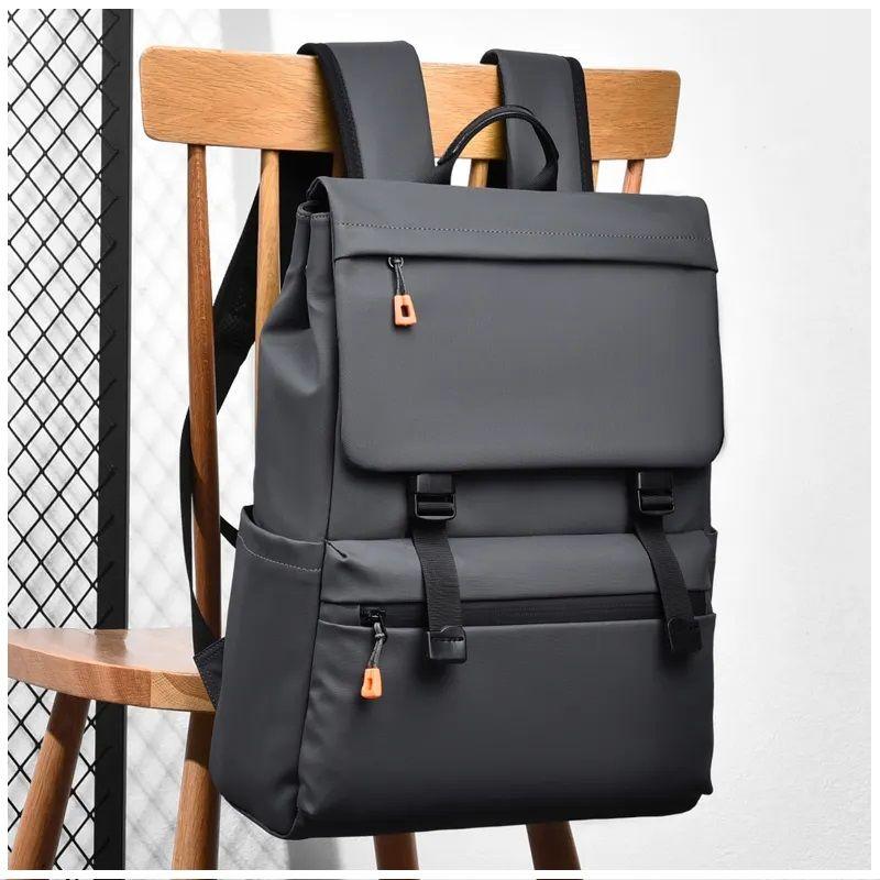 Mochila Premium Impermeable con Puerto USB y Diseño Elegante Negro-2