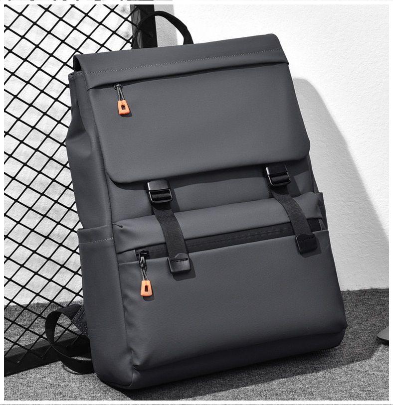 Mochila Premium Impermeable con Puerto USB y Diseño Elegante Negro-4