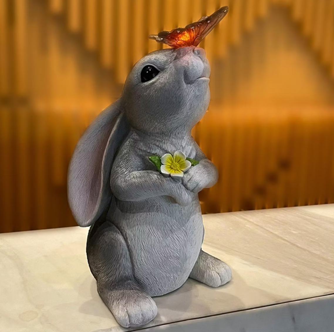 Estatua Conejito Mariposa Solar-2