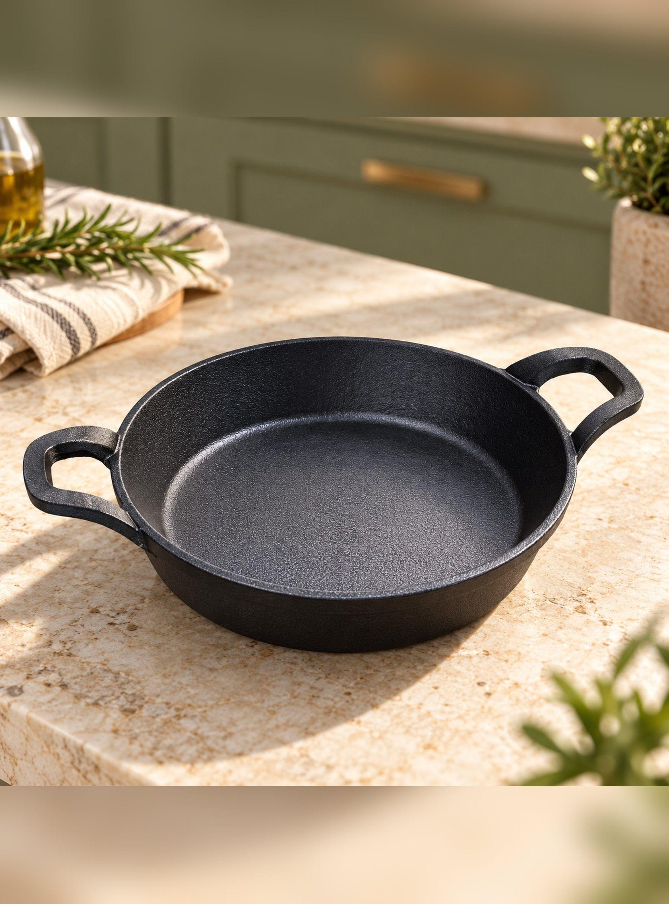 Paila de Fierro Fundido Bolton 18 cm con Dos Asas Negra-1