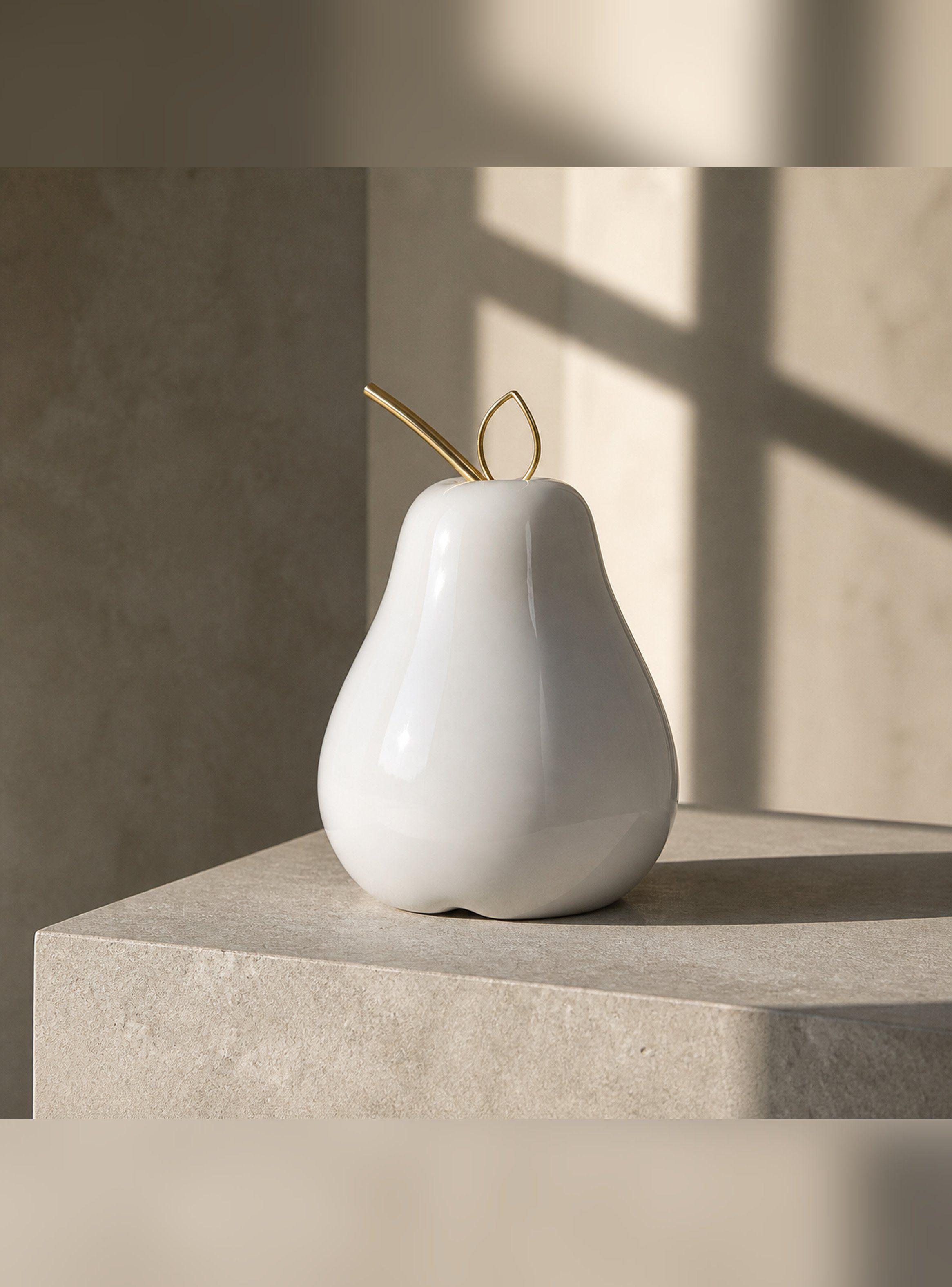 Figura Decorativa Pera de Cerámica Blanca con Detalle Dorado-6