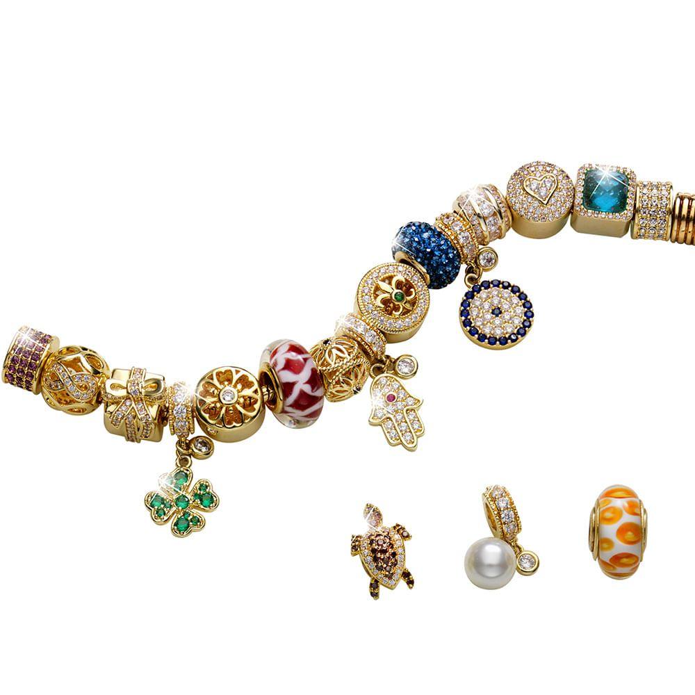 Pulsera con 18 accesorios de oro-2