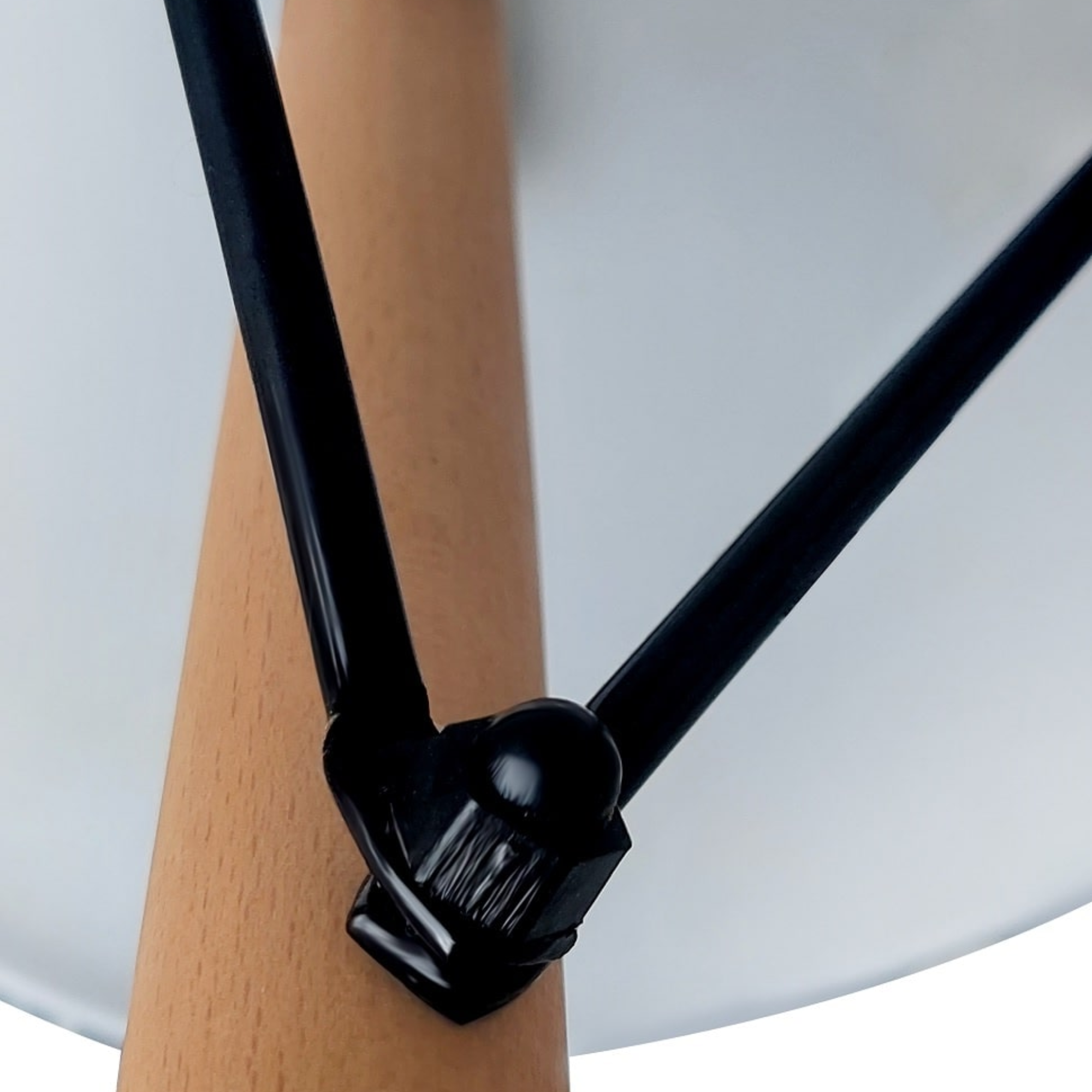 SET DE 4 SILLAS DE COMEDOR EAMES NEGRO-4