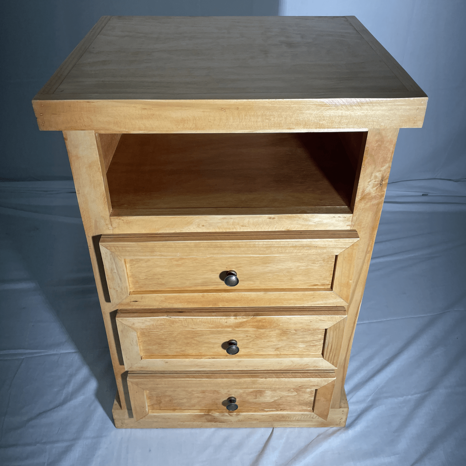 VELADOR DORMITORIO LIBRERO FERRARA 3 CAJONES MADERA BARNIZ-4