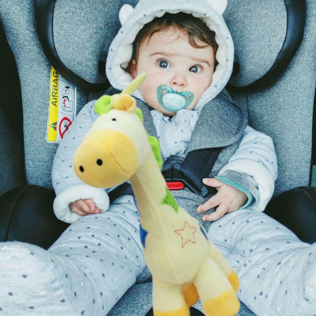 SONAJERO PELUCHE JIRAFA SENSORIAL MUSICAL ESTIMULA BEBE LAU-5