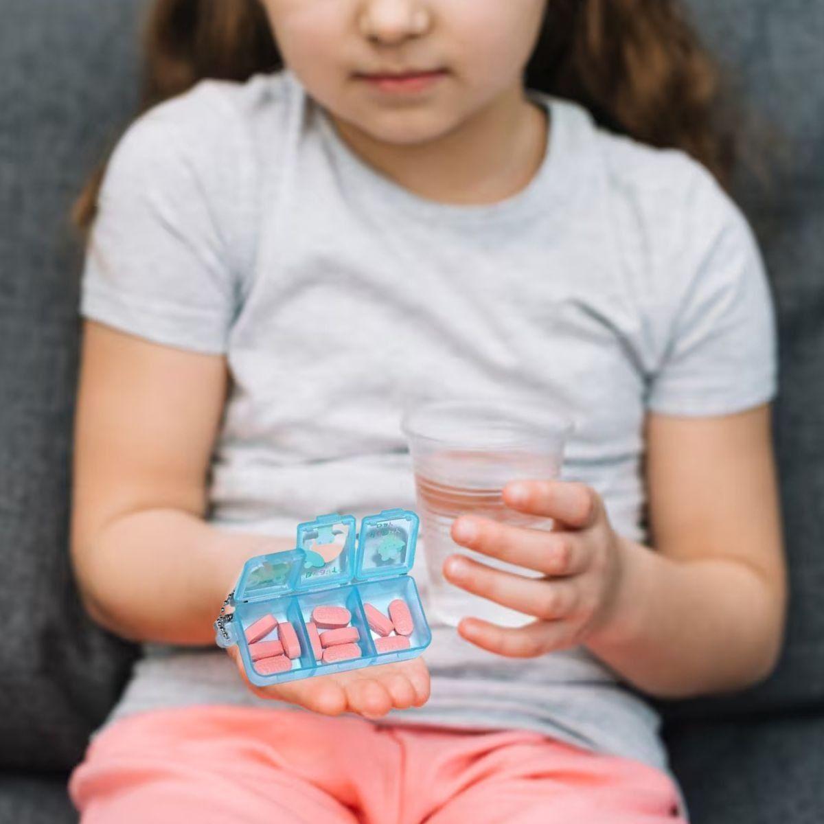 SET 8 PASTILLERO MINI DIBUJOS ANIMADOS 3 COMPARTIMIENTOS LAU-3