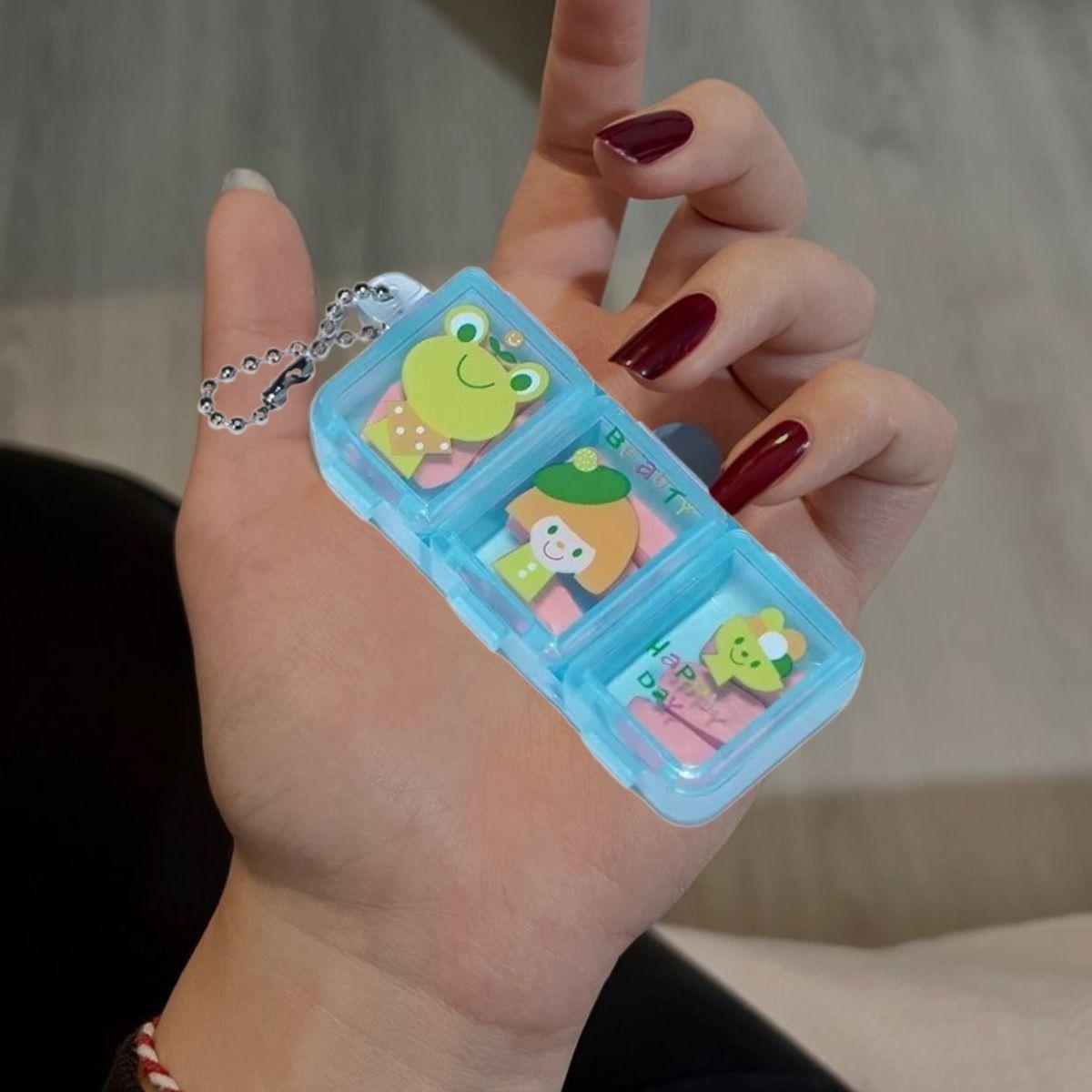 SET 8 PASTILLERO MINI DIBUJOS ANIMADOS 3 COMPARTIMIENTOS LAU-4