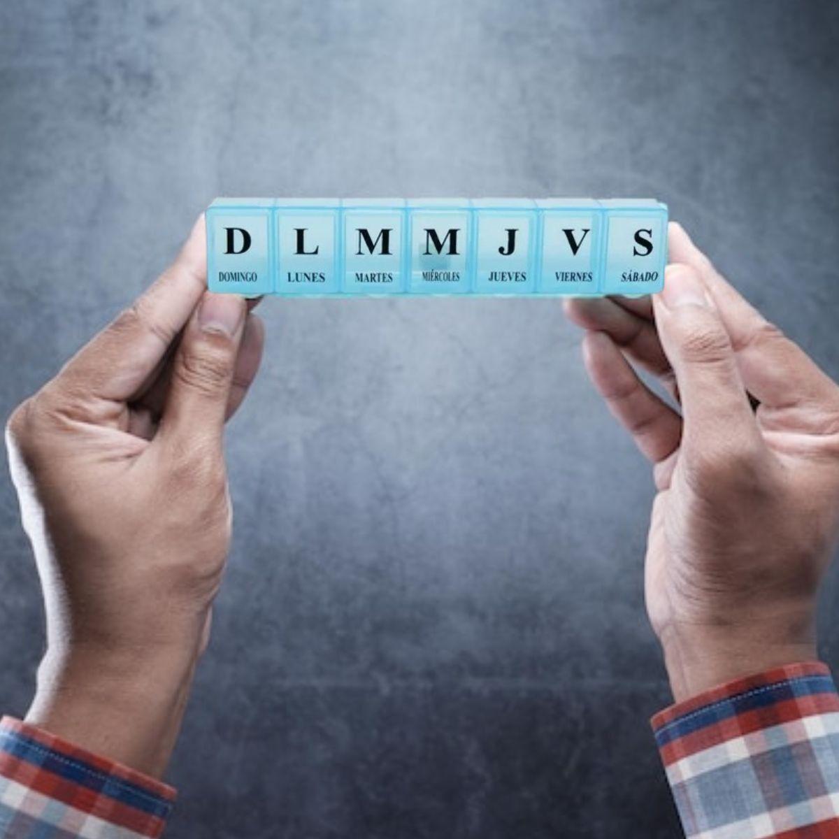 SET 8 PASTILLERO ORGANIZADOR DIARIO 7 DIAS SEMANAL LAU-2