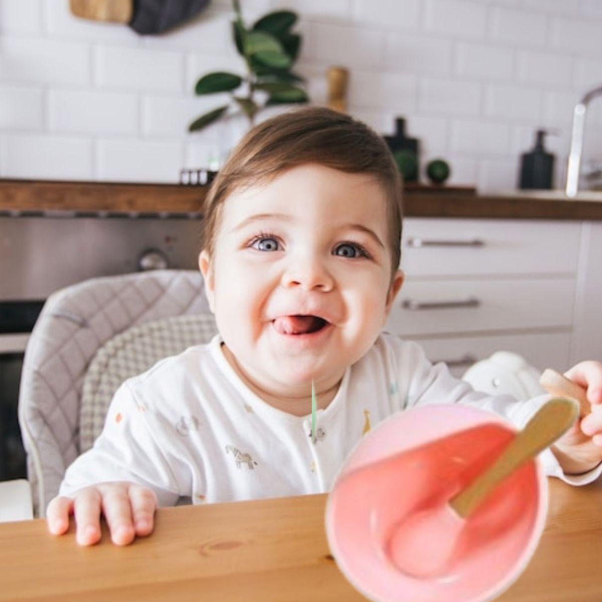 2 SET DE ALIMENTACION CUENCO+CUCHARA PLASTICO BEBE LAU-2