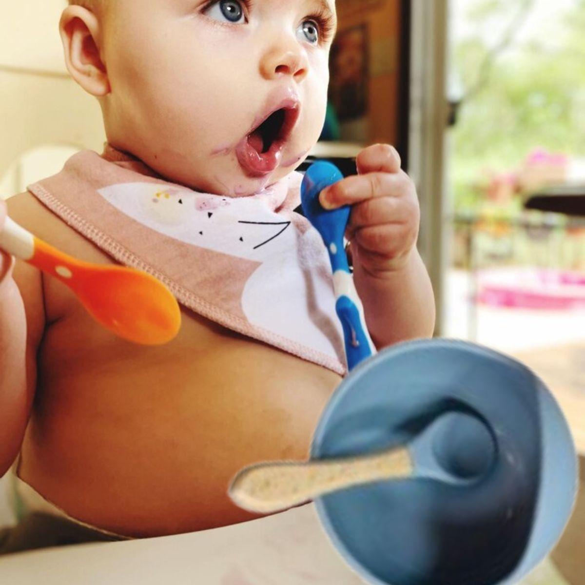 2 SET DE ALIMENTACION CUENCO+CUCHARA PLASTICO BEBE LAU-6
