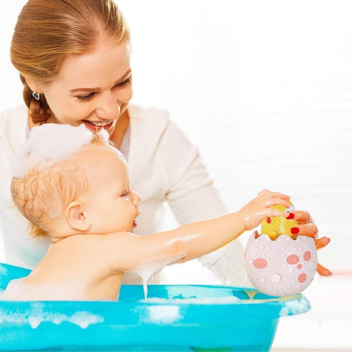 SET 3 JUGUETES DE BAÑO DINOSAURIO POLLITO ROCIA AGUA LAU-8