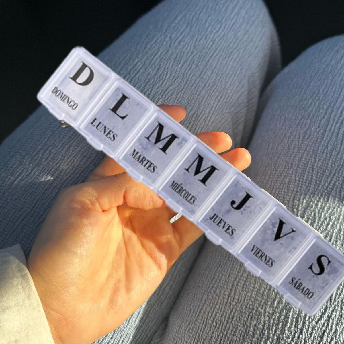 SET 8 PASTILLERO DIARIO 7 COMPARTIMIENTO PORTATIL LAU-2