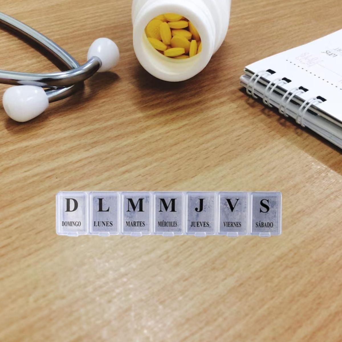 SET 8 PASTILLERO DIARIO 7 COMPARTIMIENTO PORTATIL LAU-6