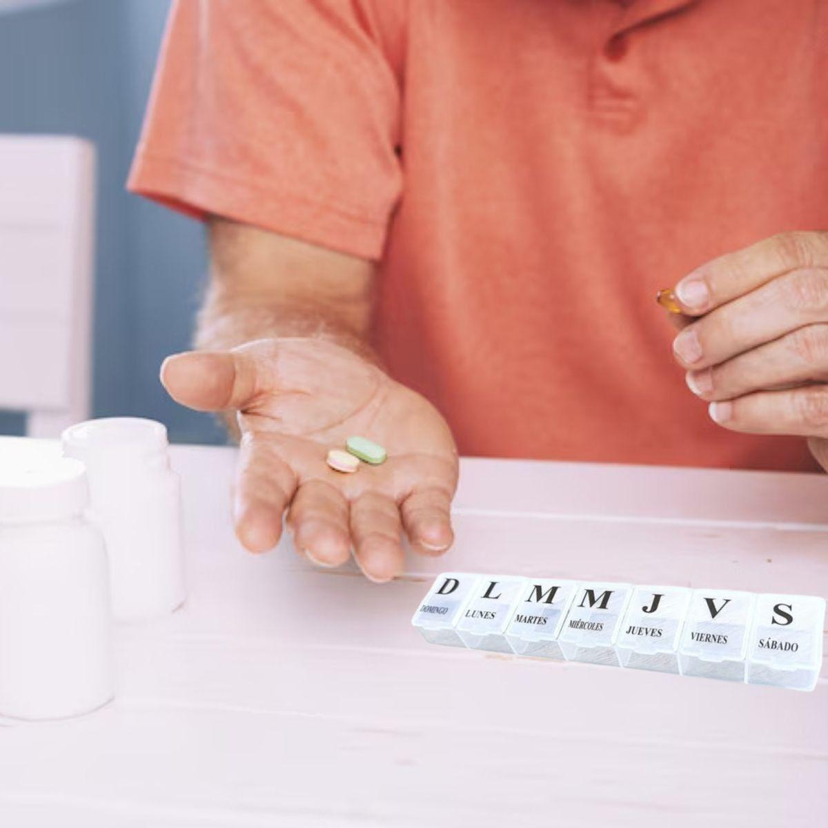 SET 8 PASTILLERO DIARIO 7 COMPARTIMIENTO PORTATIL LAU-8