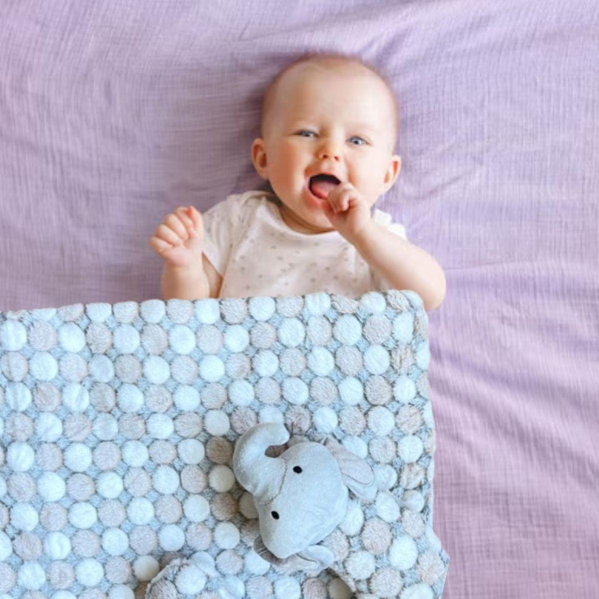 SET DE MANTA FRAZADA POLAR + COJIN CERVICAL SUAVE BEBE LAU-7