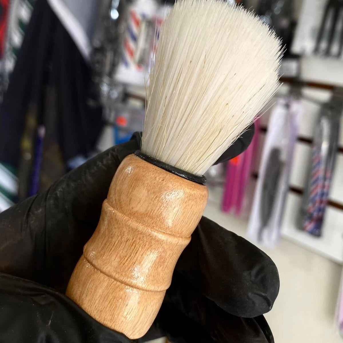 PACK 12 BROCHAS PARA BARBERIA MANGO DE MADERA AFEITADO LAU-5