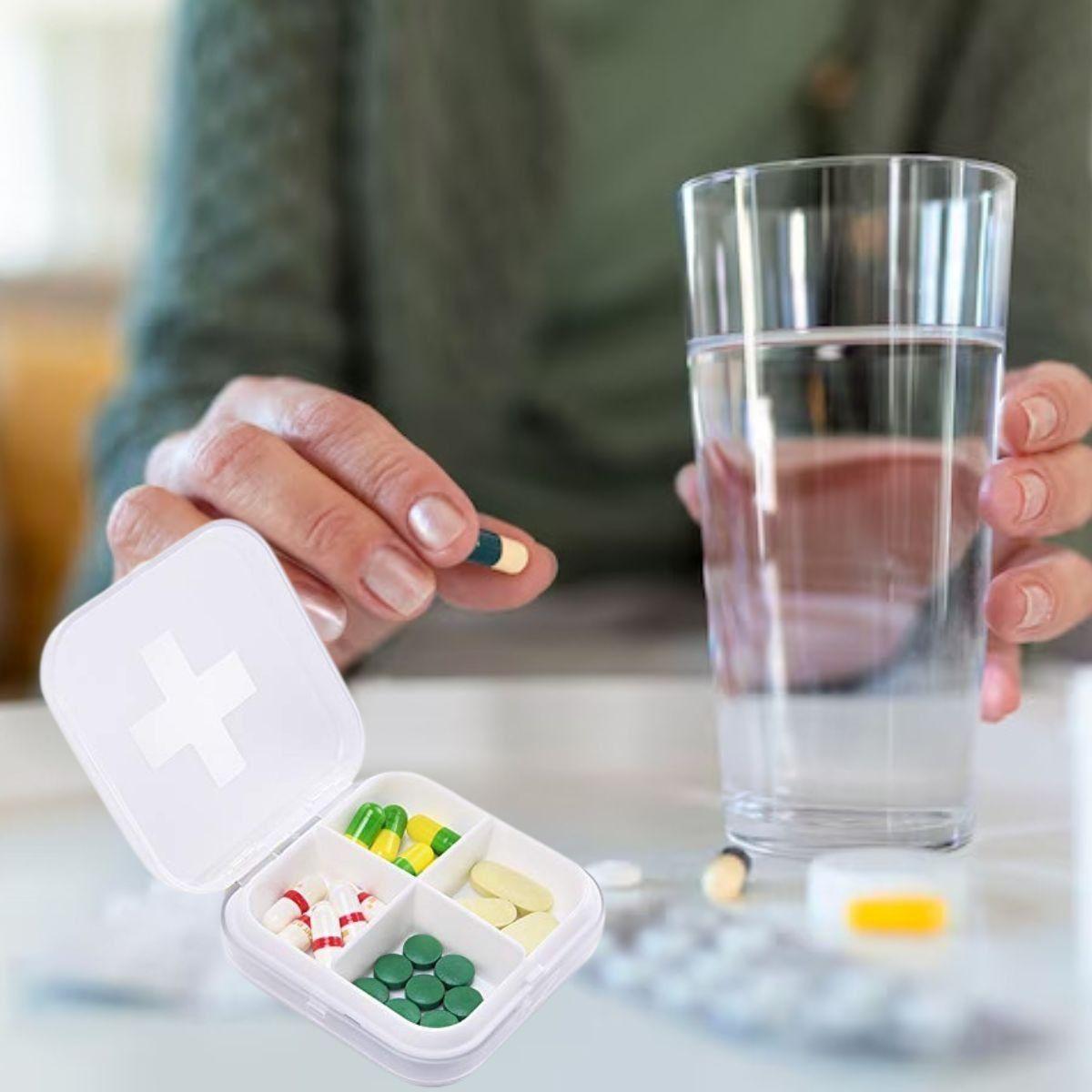 SET 7 PASTILLERO BOLSILLO 4 COMPARTIMIENTO PRACTICO LAU-7