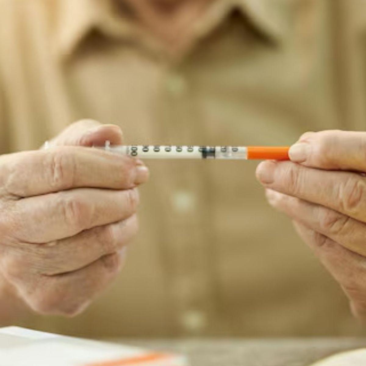 PACK JERINGA DE INSULINA 1 ML 100 PCS DESECHABLE LAU-2