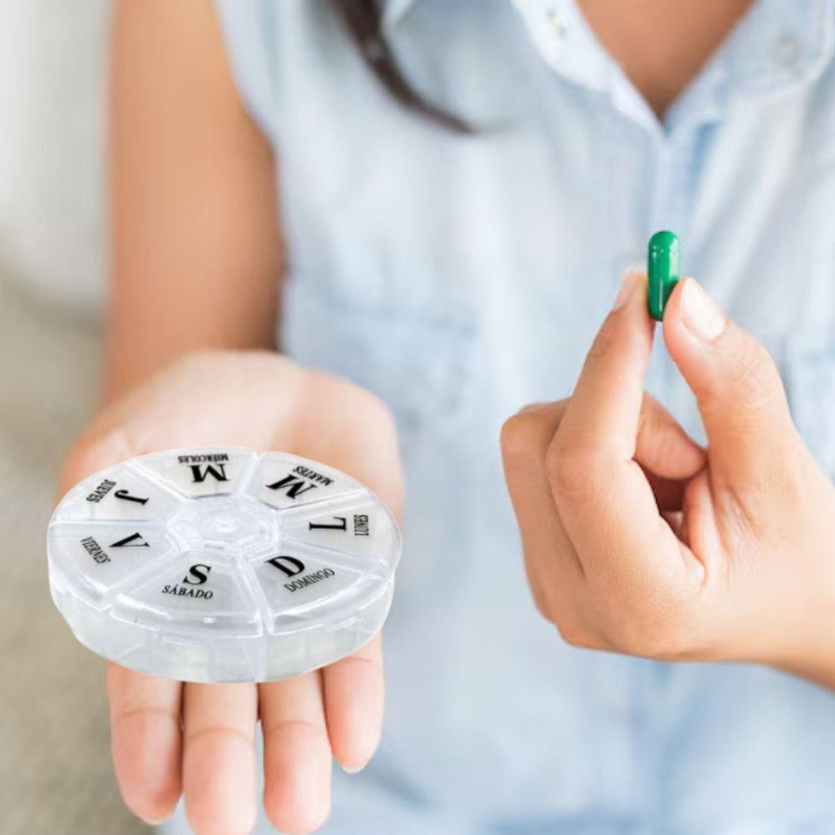 SET 6 PASTILLERO REDONDO ORGANIZADOR SEMANAL PORTATIL LAU-3